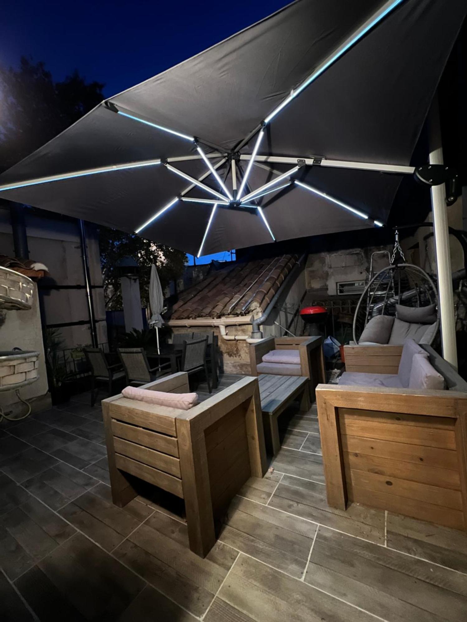 Renove, Vue Sur Palais Des Papes, Terrasse Et Wifi Troisieme Etage Διαμέρισμα Αβινιόν Εξωτερικό φωτογραφία